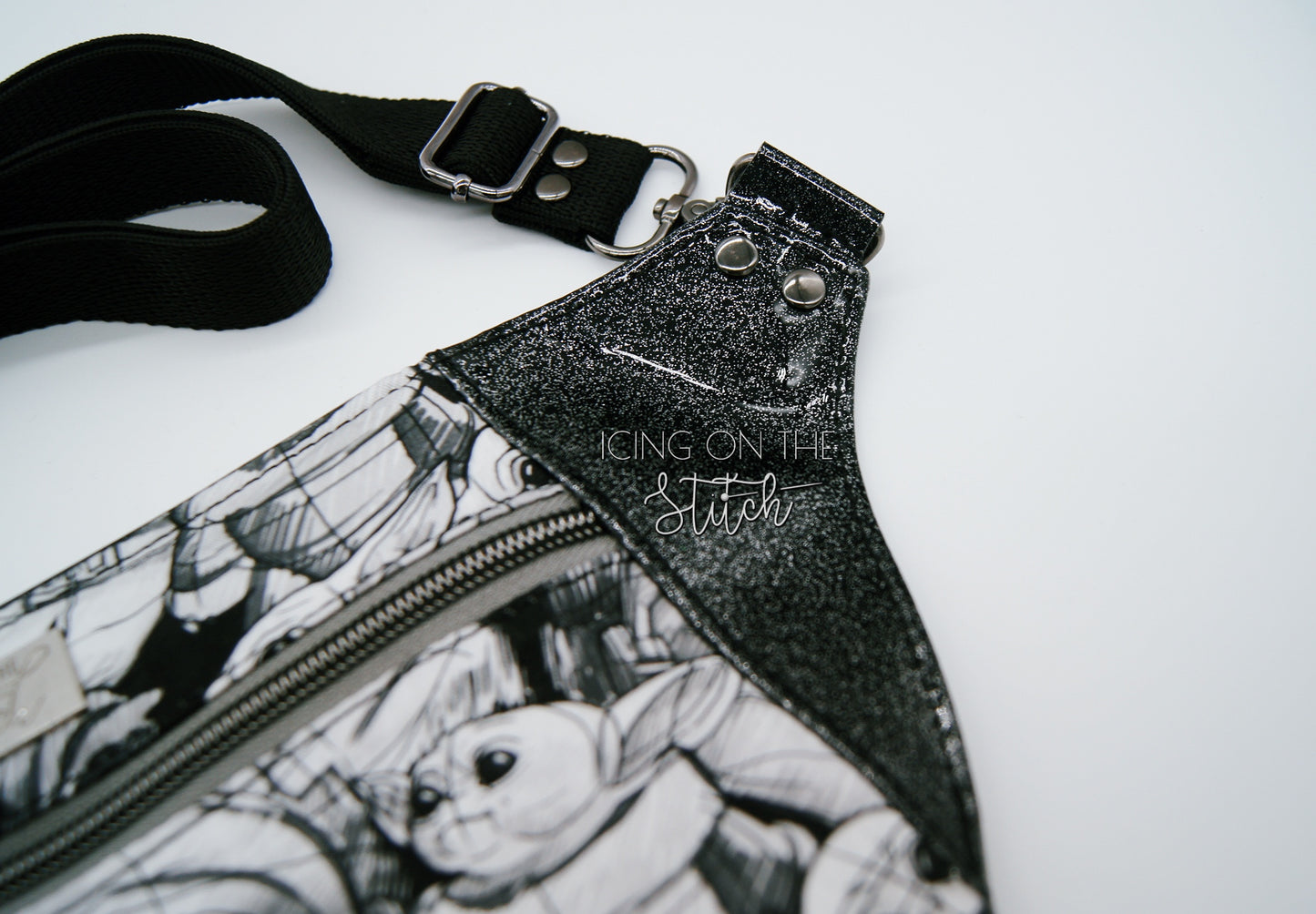 Baby Y Waist Pack Black & White