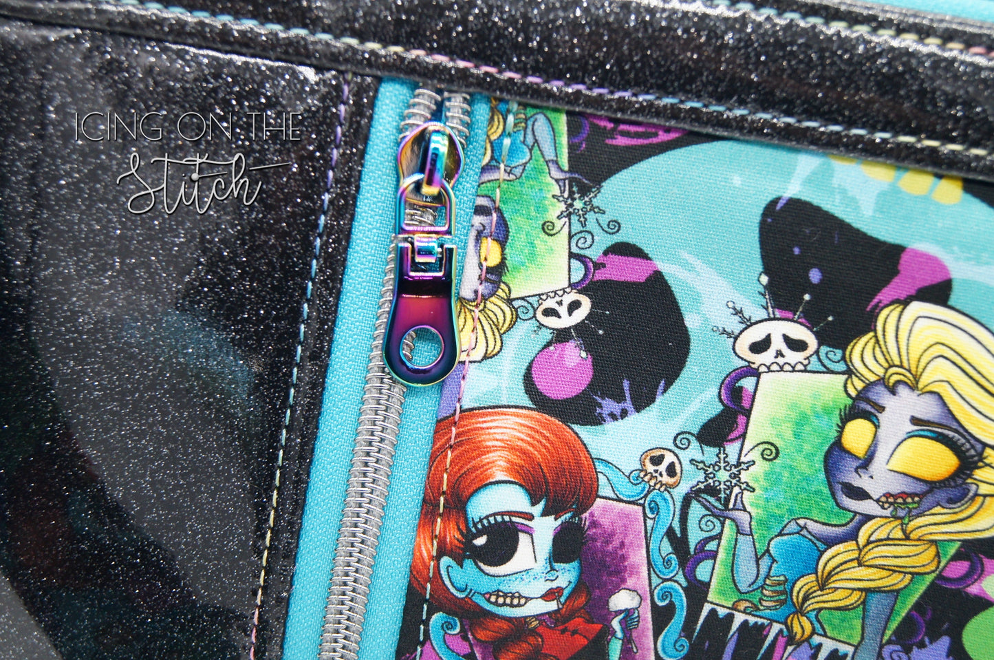 Frozen Sisters Zippy Clutch