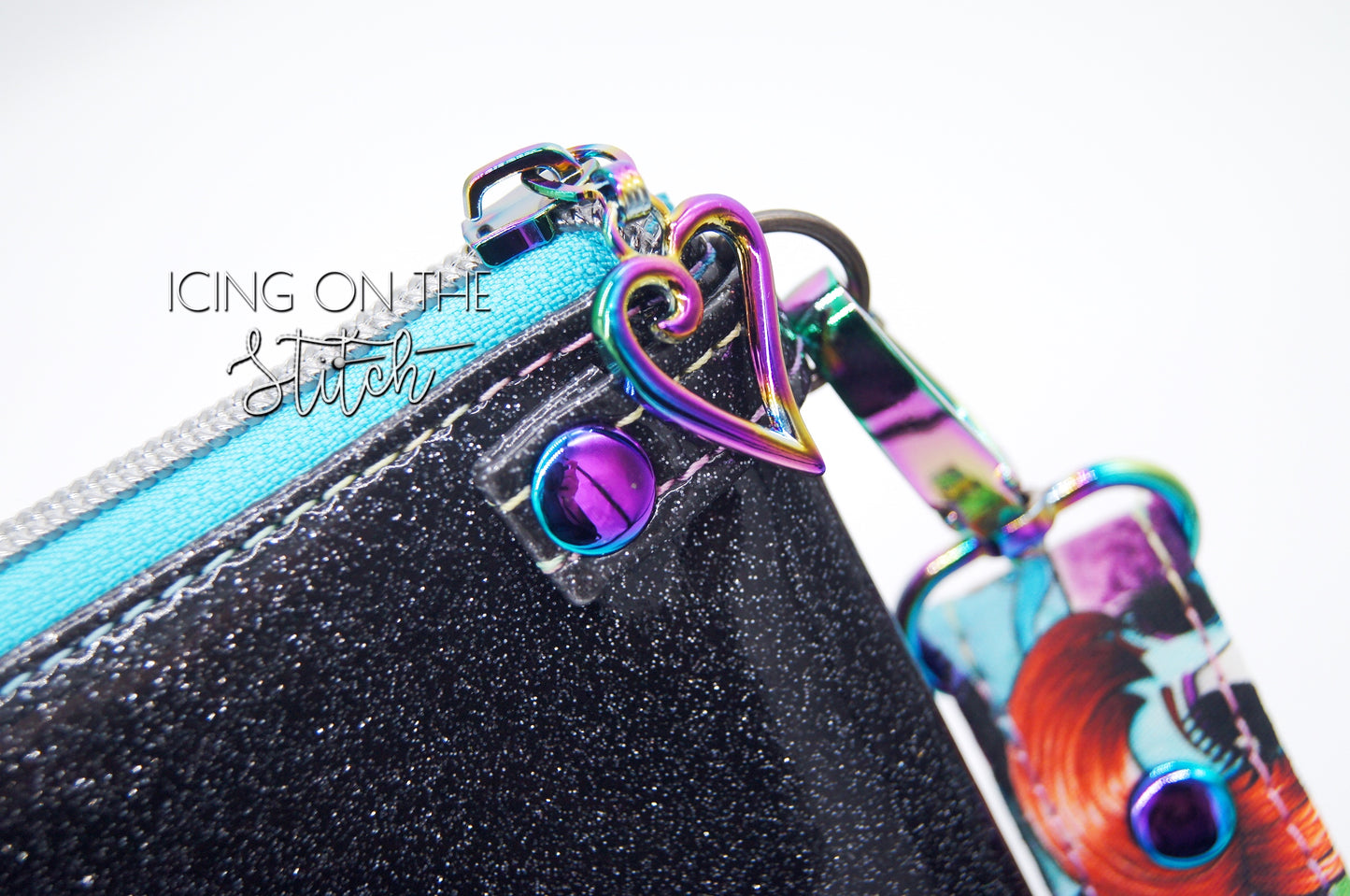 Frozen Sisters Zippy Clutch