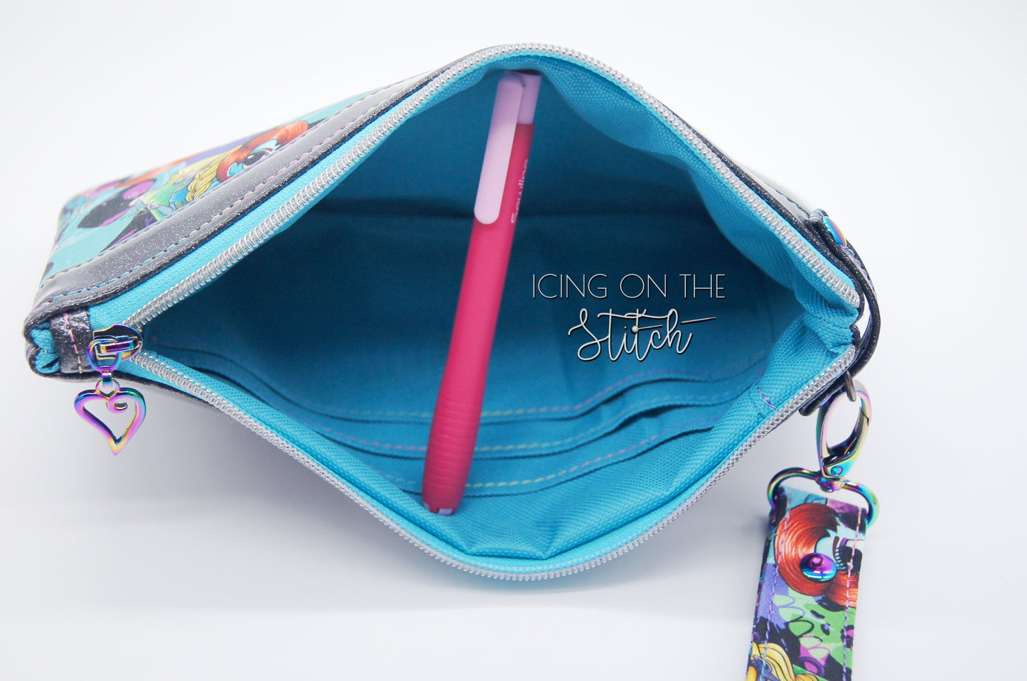 Frozen Sisters Zippy Clutch
