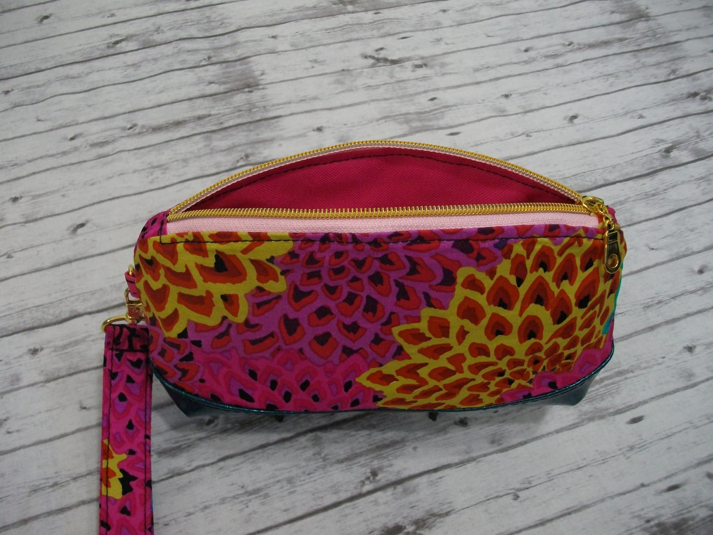 Dahlias Wristlet